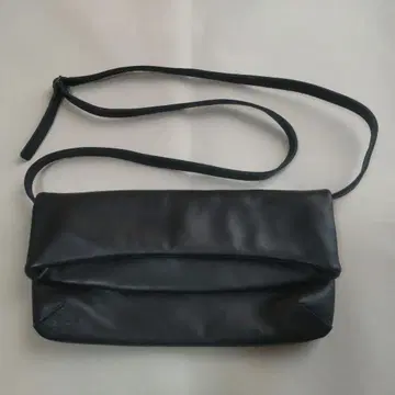 새상품급 무료배송 츠모리치사토 숄더백 사코슈 블랙 버튼 2단 접이