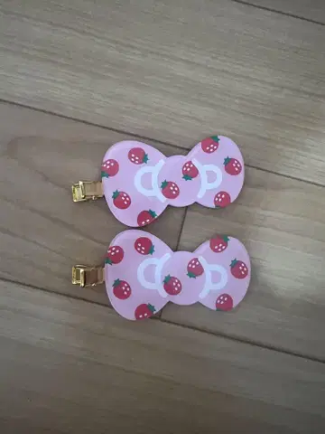 헬로키티전 앞머리 클립 딸기