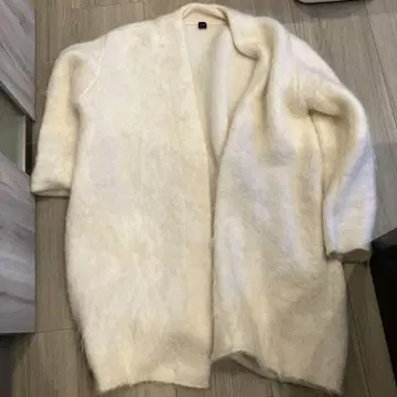 화이트 퍼 오픈 프론트 가디건