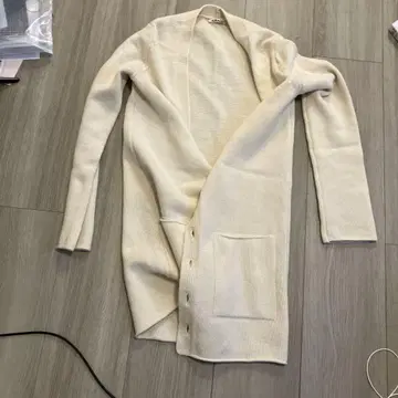 크림색 롱 가디건