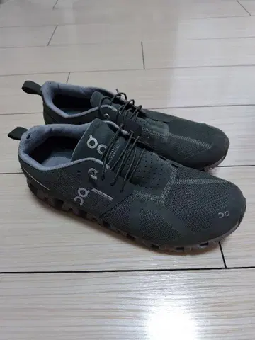 On 워터프루프 모스 그린 US M9.5 JP 27.5cm
