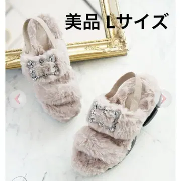 Rady 비쥬 부착 퍼 샌들 베이지
