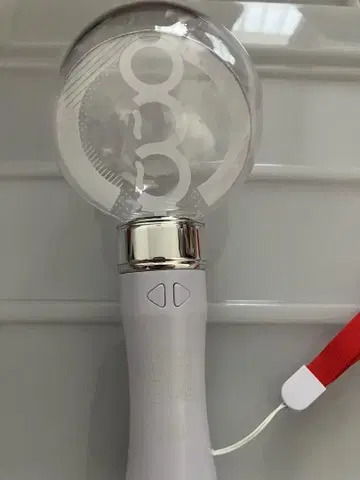 성인 남성 3인조 땋은 머리 응원봉