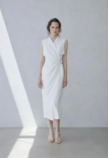 L'aube Blanc Side-buckle Drape Dress