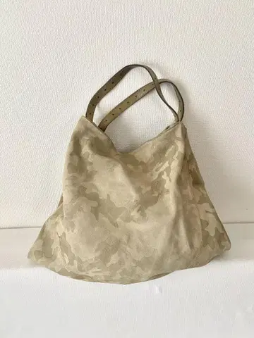 카모플라쥬 패턴 스웨이드 숄더백