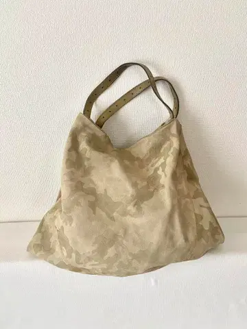 카모플라쥬 패턴 스웨이드 숄더백