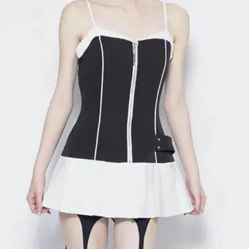theredthread S ribbon dress pleats