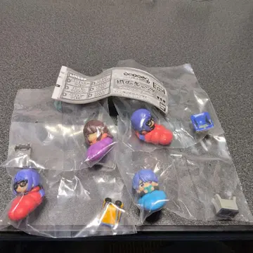 유루캠 책상에서 캠핑 오가키 치아키 시마 린 토키 아야노가 됩니다.