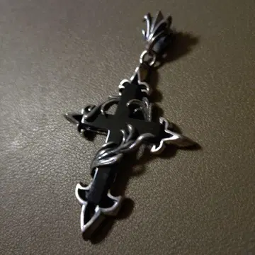 SPEAR 925+오닉스 크로스 펜던트 탑