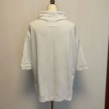 화이트 반소매 피케 셔츠