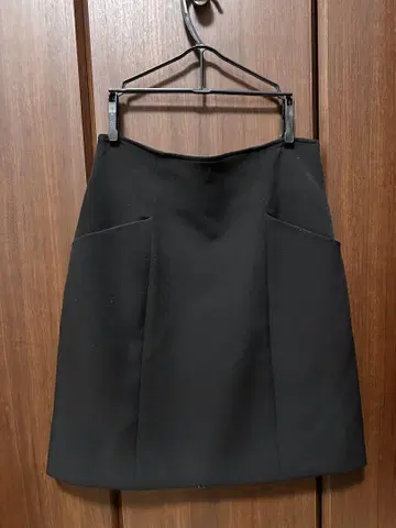 블랙 타이트 스커트 앞 포켓 부착