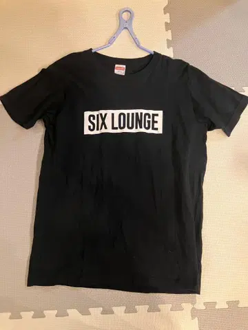 SIX LOUNGE 블랙 T셔츠 M 사이즈