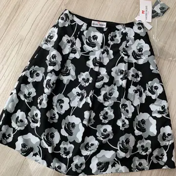 갤러리 비스콘티 꽃무늬 블랙 그레이 스커트