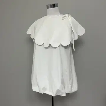 마를롱에논피 스캘럽 칼라 벌룬 탑 화이트