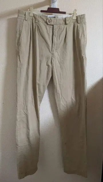 c.e 턱 치노 팬츠