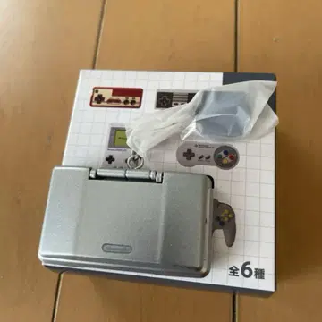 닌텐도 뮤지엄 컨트롤러 키링 DS