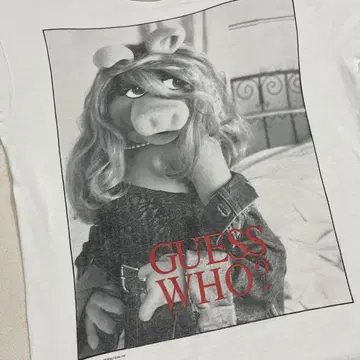 90's Miss Piggy GUESS 패러디 T셔츠 커밋