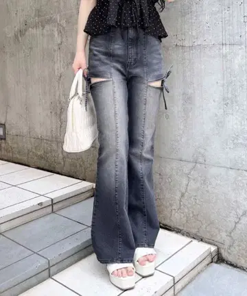 INGNI 사이드 리본 컷 아웃 플레어 데님 팬츠 M 그레이