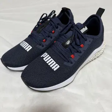 PUMA 네이비 스니커즈