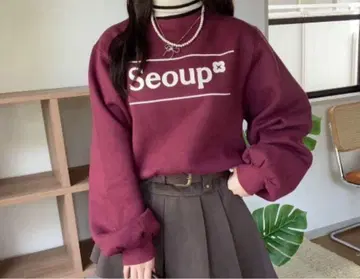 Seoup 볼륨 슬리브 크롭 맨투맨