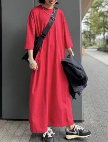 클래식 천 스탠다드 크루넥 원피스