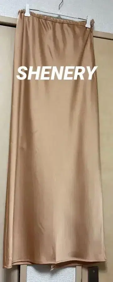 시너리 새틴 스커트 새상품급