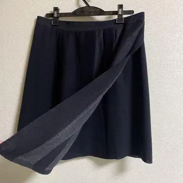 파이브 폭스 / 콤사 비침이 있는 블랙 미디 스커트