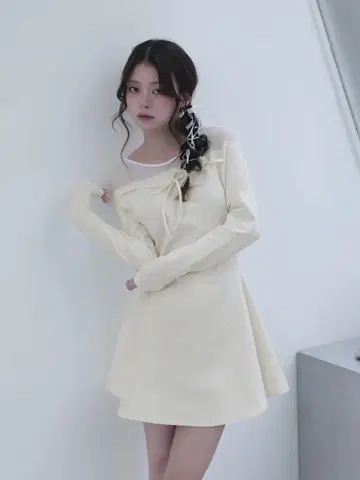 Darich 데콜테 시어 컷 미니 원피스 WHT Free