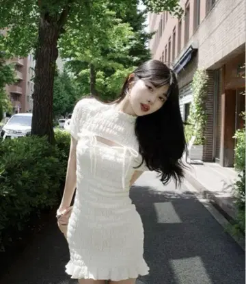 darich 다리치 리본 셔링 미니 원피스 화이트