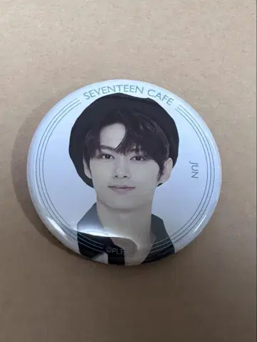 SEVENTEEN 세부치 카페 준 캔 배지