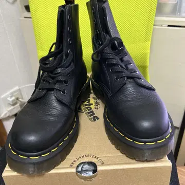 닥터마틴 8홀 US7(24cm)
