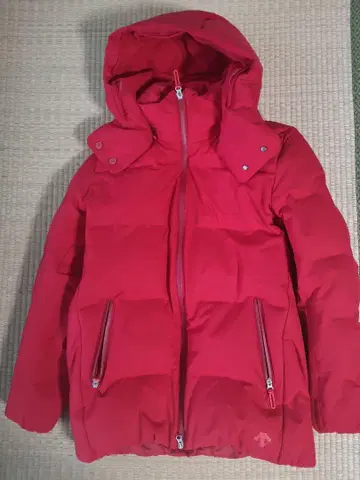 DESCENTE 다운 자켓 후드 부착 레드