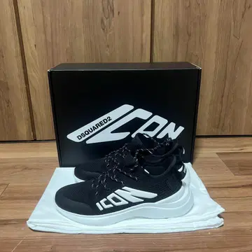 디스퀘어드 ICON NEW GENERATION FLY SNEAKER