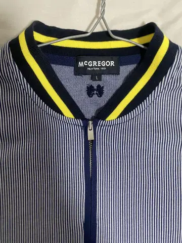 McGregor 보더 T셔츠 ( 화이트 x 블루 M )