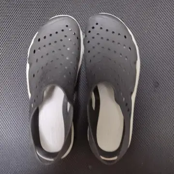 Crocs 샌들
