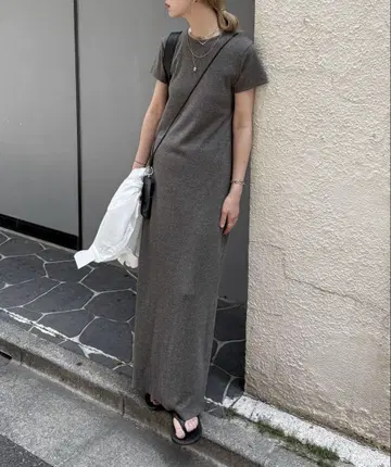 컷 리브 하프 슬리브 원피스