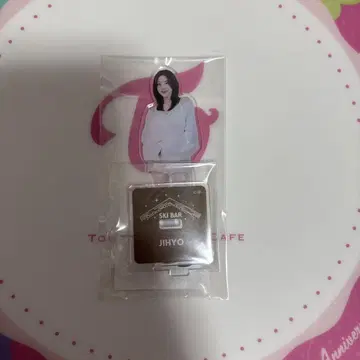 TWICE 팝업 ski bar 아크릴 스탠드 지효
