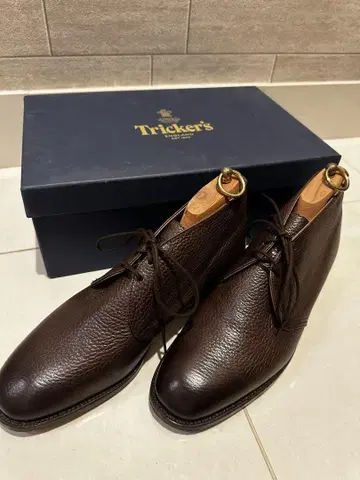 Tricker's Guildford size 9