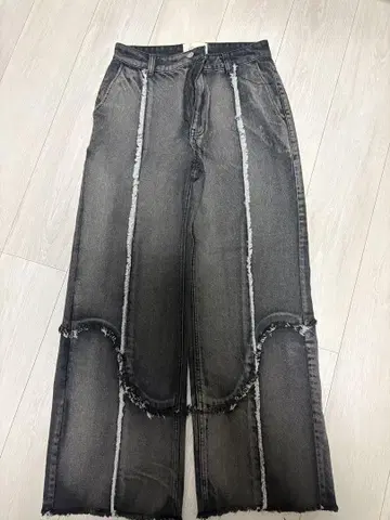 다크 그레이 와이드 레그 데님 프린지 가공