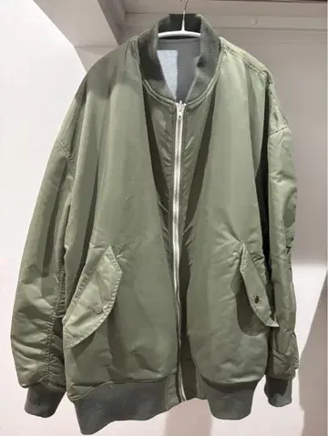 URU REVERSIBLE MA-1 라이트 자켓