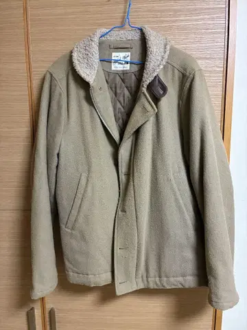 보아 옷깃 밀리터리 자켓 베이지