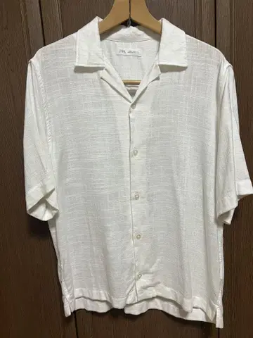 ZARA 화이트 반팔 셔츠 L 사이즈