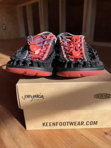 KEEN UNEEK 25cm