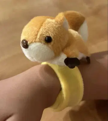 다람쥐 손목 장착 봉제 인형 귀여워!