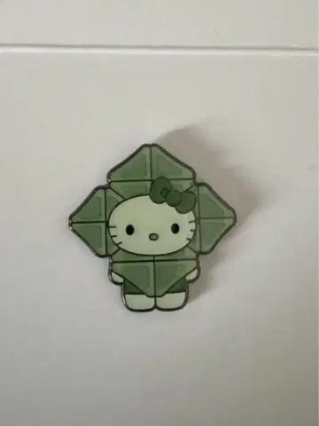 일본관 헬로키티 핀 배지 오사카 만박 2025