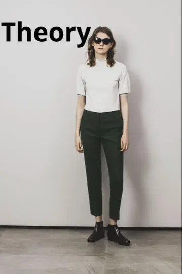 Theory Compact Crepe Seamless Puff T