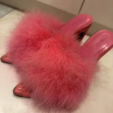yello 퍼 샌들