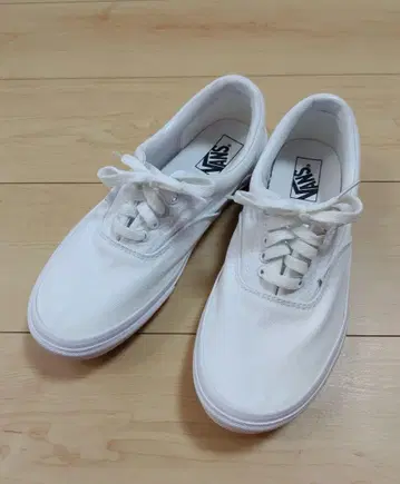 VANS ERA