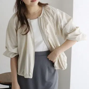PIERROT 발수 UV컷 노카라 개더 블루종 아이보리