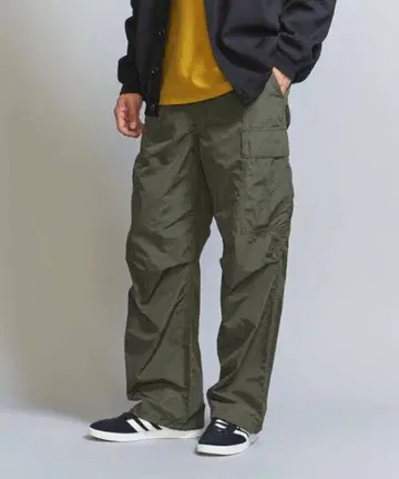 UNITEDARROWS 카고 팬츠 올리브 와이드 실루엣 미사용 새상품